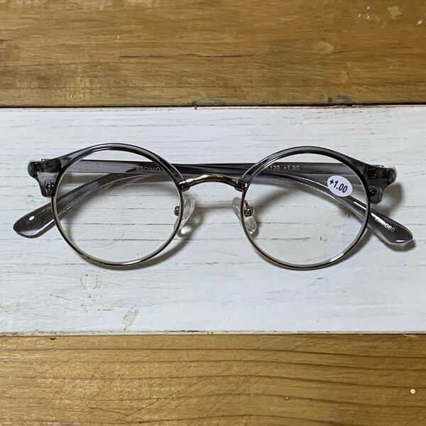 送料込●おしゃれ老眼鏡 ブロータイプ ラウンド 丸型 シニアグラス リーディンググラス 個性的 レトロ風 男女兼用 半透明グレー 度数+1.00