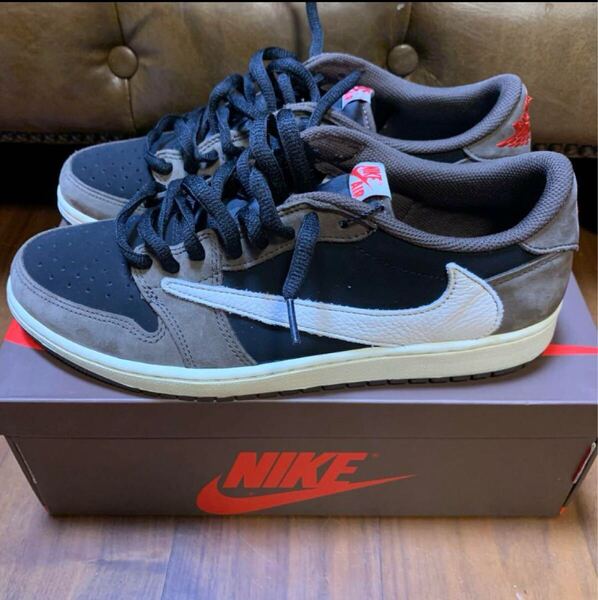 Travis Scott × Nike Air Jordan 1 Low OG