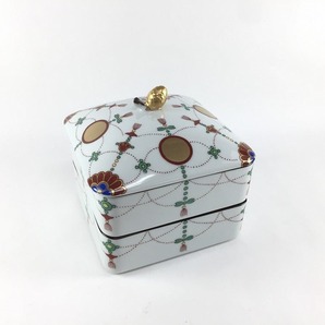 角二段重.錦日輪赤玉瓔珞文 12.5cm 有田焼