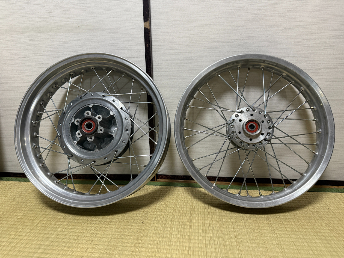 ス*ル様 GT380 リアホイール ダンロップ オンロード スポークホイール Yahoo!オークション -「gt380」(ホイール) (パーツ)の落札相場