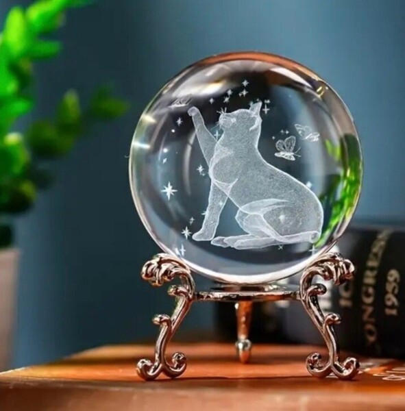 猫の水晶玉 3Dクリスタル 立体彫刻 猫の雑貨 HANAKO
