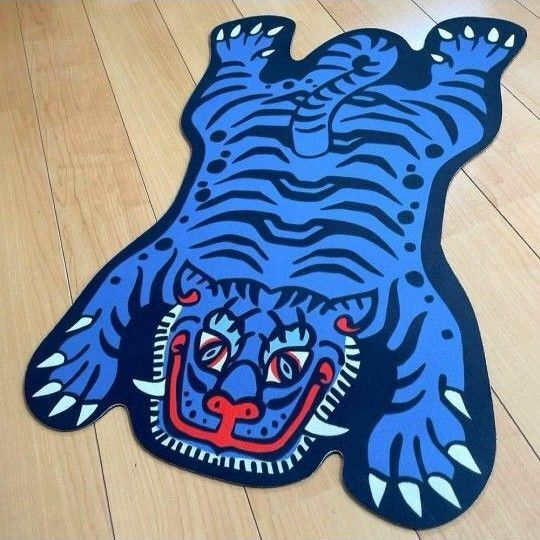 チベタンタイガー風 カーペット ラグマット トラ 虎 ネイビー 紺色 新品未使用品 トイレマット 玄関マット バスマット