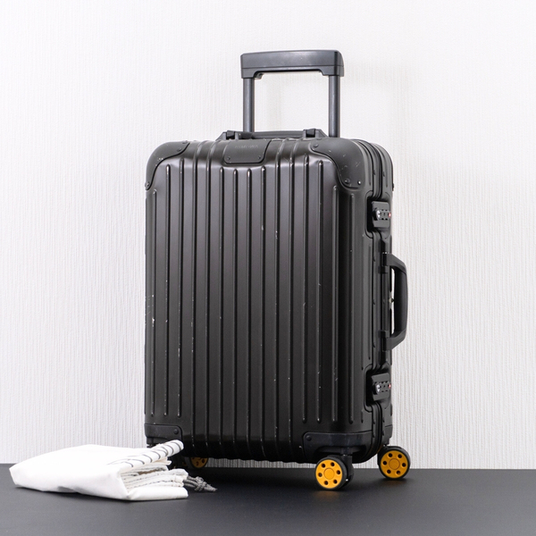 RIMOWA リモワ ORIGINAL CABIN オリジナルキャビン S 31L 機内持ち込み 4輪 TSAロック ブラック 黒色 アルミ スーツケース キャリーバッグ