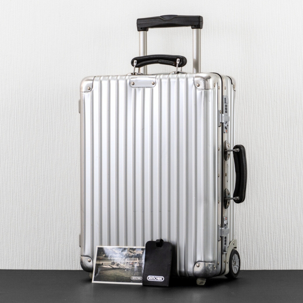 RIMOWA リモワ CLASSIC FLIGHT クラシックフライト 33L 機内持ち込み 2輪 TSAロック キャビン アルミ 銀色 スーツケース キャリーバッグ
