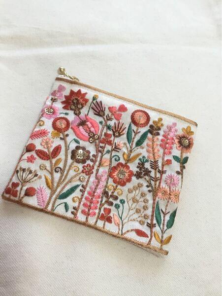 ☆ハンドメイド インド刺繍リボンポーチ 化粧ポーチ ミニポーチ カードケース ミニ財布 ファスナーポーチ リップポーチ 手作り☆