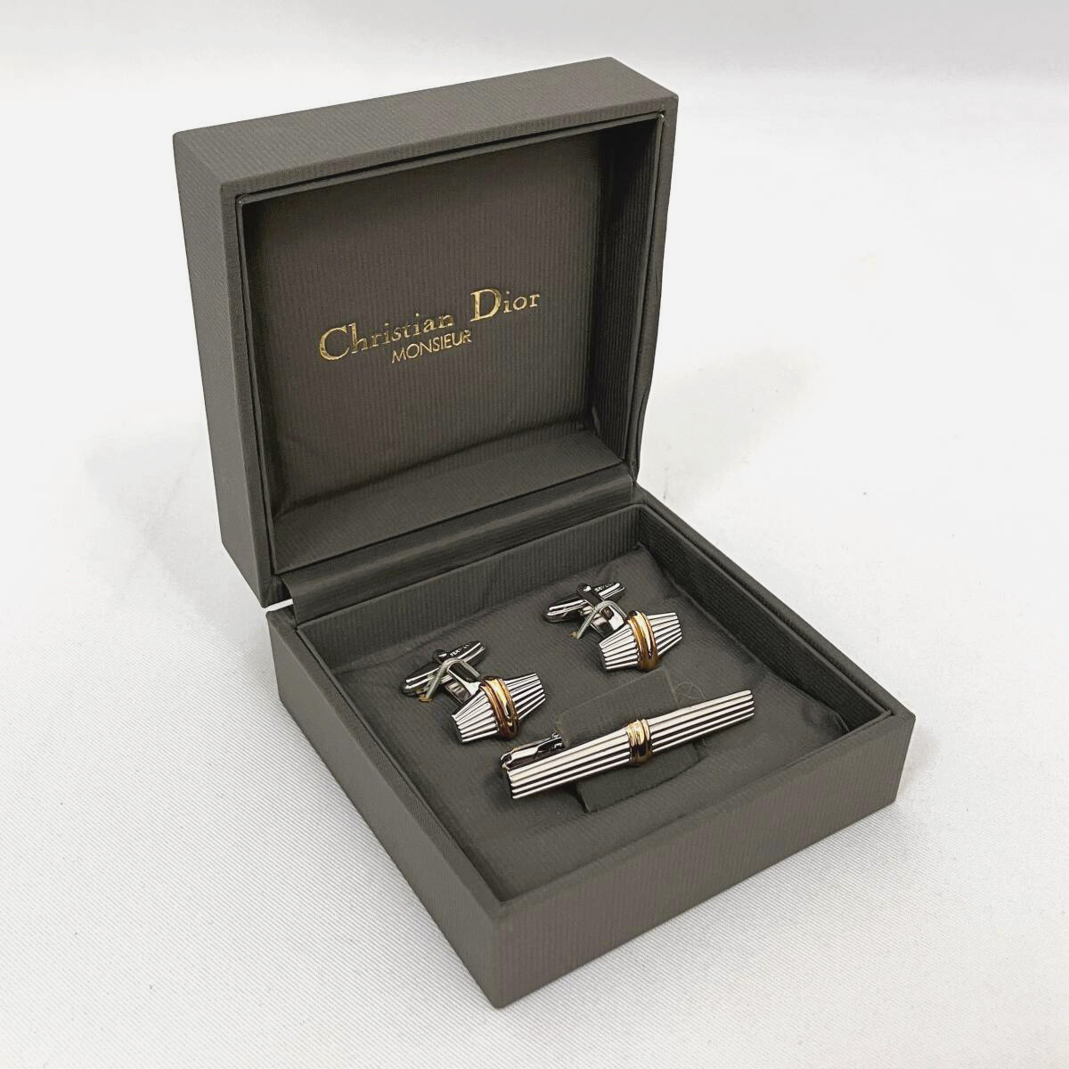 Christian Dior ネクタイピン カフス セット 箱付き 美品 Yahoo!オークション -「christian dior ネクタイピン」の落札