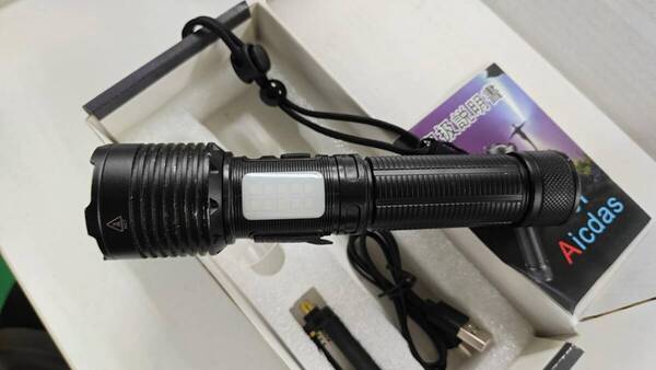 A04め懐中電灯 led 強力 軍用 最強 ハンディライト 超高輝度 50000LM フラッシュライト Type-C USB充電式 日本語取扱説明書