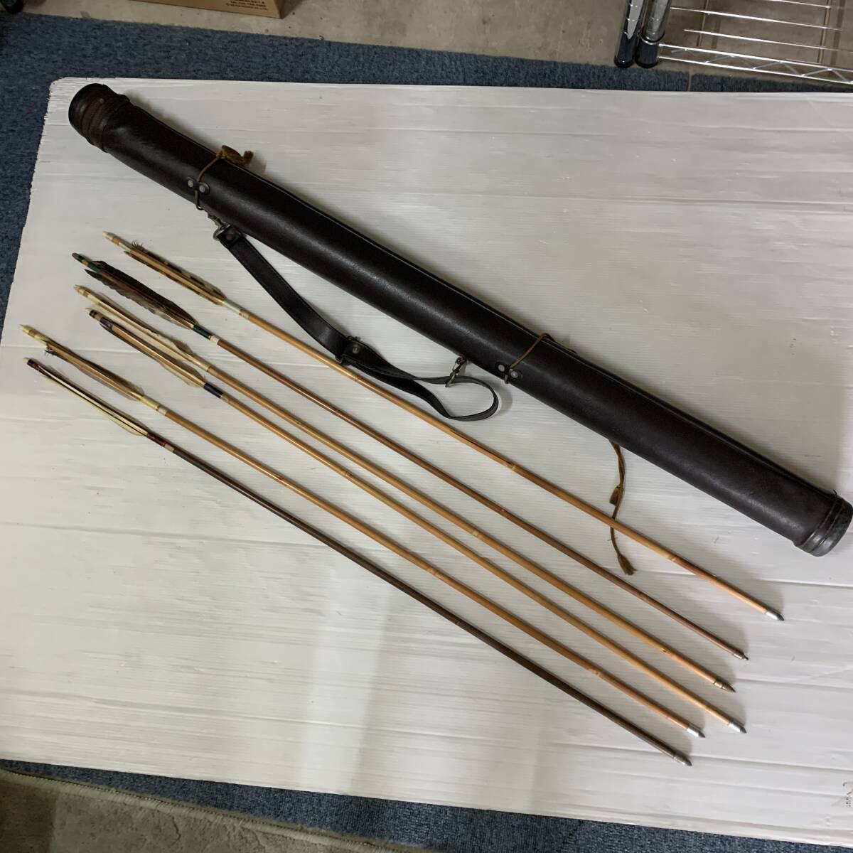 弓矢　弓道　竹矢　武具　アンティーク　矢筒　矢全長約92cm 弓矢 弓道 竹矢 武具 アンティーク 矢筒 矢全長約92cm