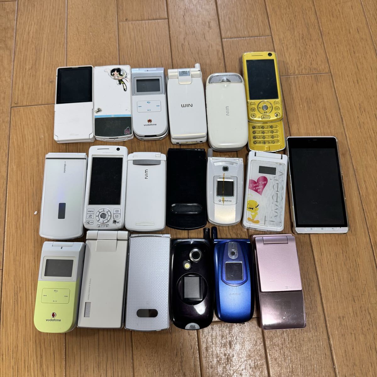 携帯電話 ガラケー まとめ 24台 動作未確認 ジャンク品 修理部品取り専用 Yahoo!オークション -「ジャンク ガラケー」の落札相場・落札価格