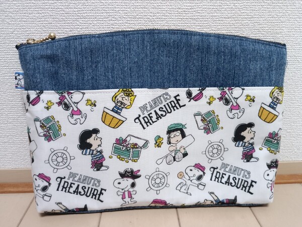 ☆ハンドメイド☆ブルー&スヌーピー柄☆大きいポーチ☆前ポケット有☆