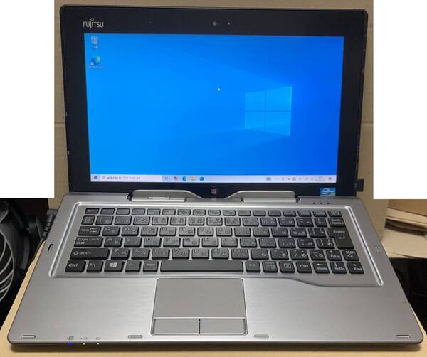 FUJITSU STYLISTIC Q702/G / FMVNQ8V9(11.6型IPS液晶 WindowsタブレットPC)+キーボード付ドッキングステーション