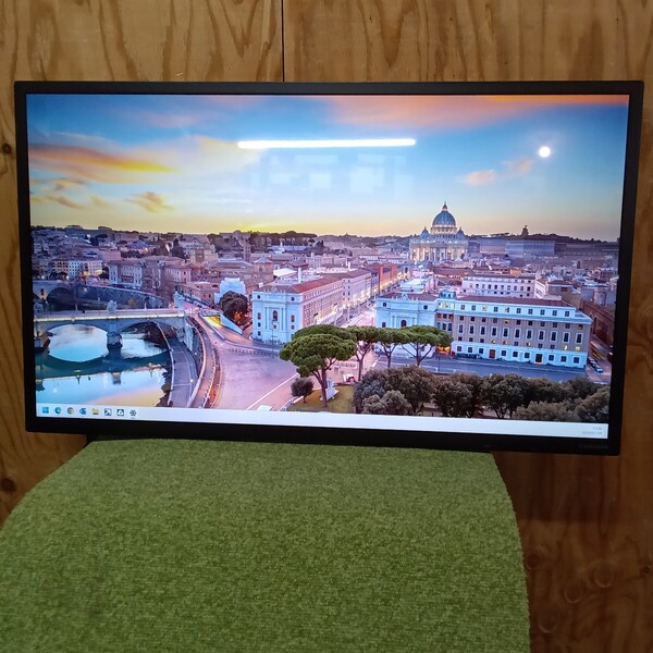 31.5インチ 液晶ディスプレイ I-O DATA LCD-MQ322XDB-B 【スタンド無】 ③