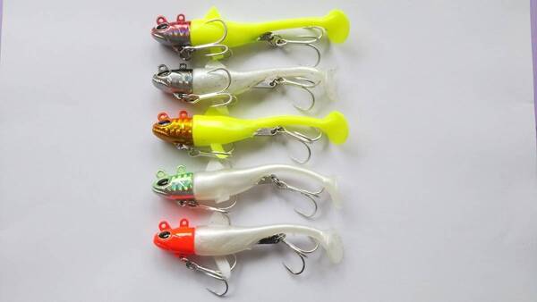 約35g ジグヘッド + ワーム 5色セット 魚型ヘッド 市販のワームを着脱可能 やわらか素材 ヒラメ マゴチ シーバス タチウオ 残1