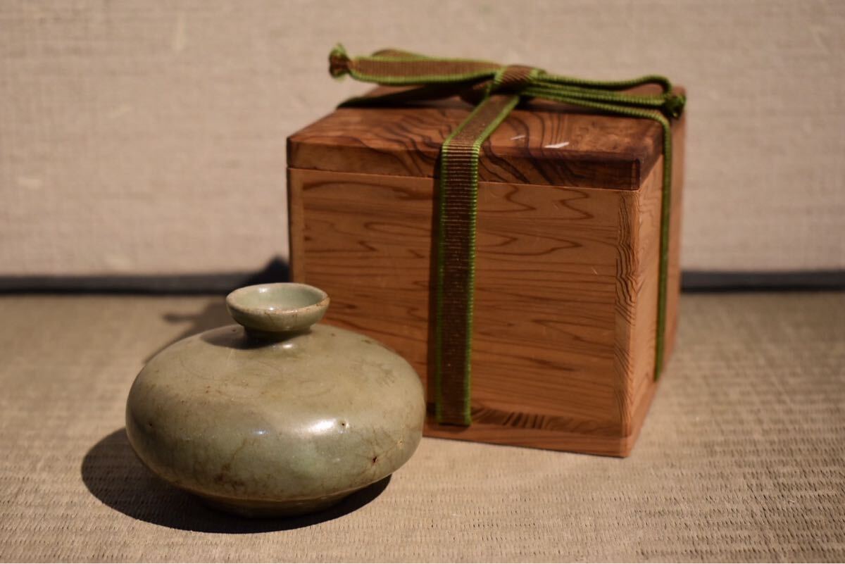 12世紀 高麗青磁の油壷 箱付き Yahoo!オークション -「高麗青磁 油壺」の落札相場・落札価格