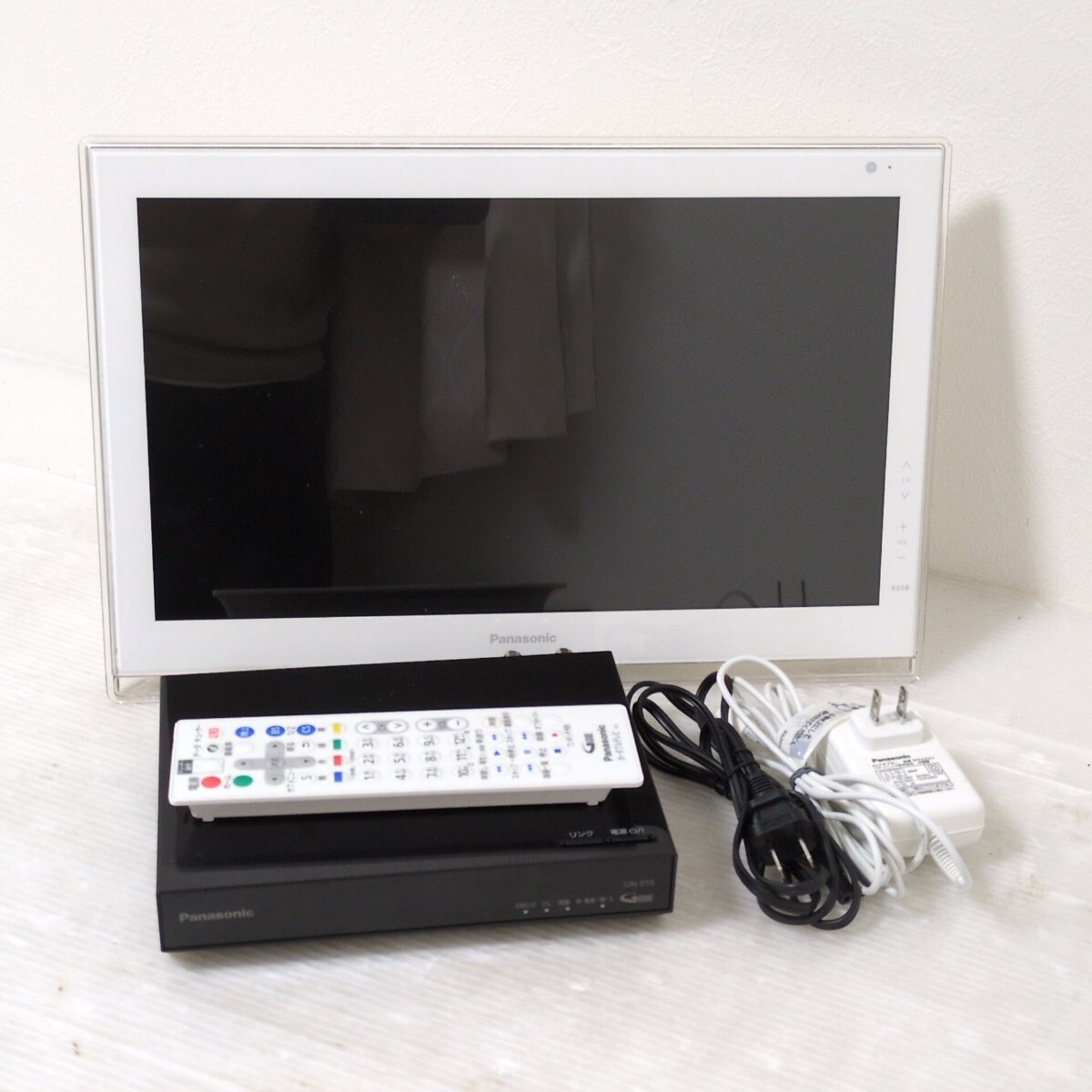 Panasonic パナソニック プライベートビエラ UN-15E5 パナソニック プライベート・ビエラ UN-15E5 オークション比較