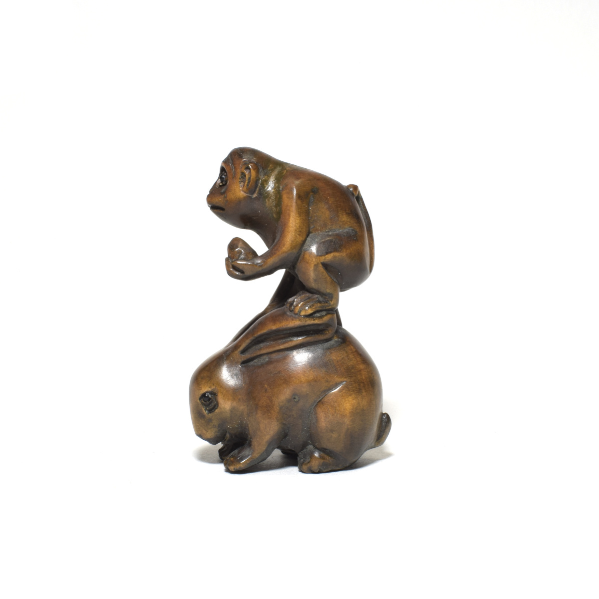 根付け「うさぎニ猿」　木彫刻 根付け「うさぎニ猿」木彫刻