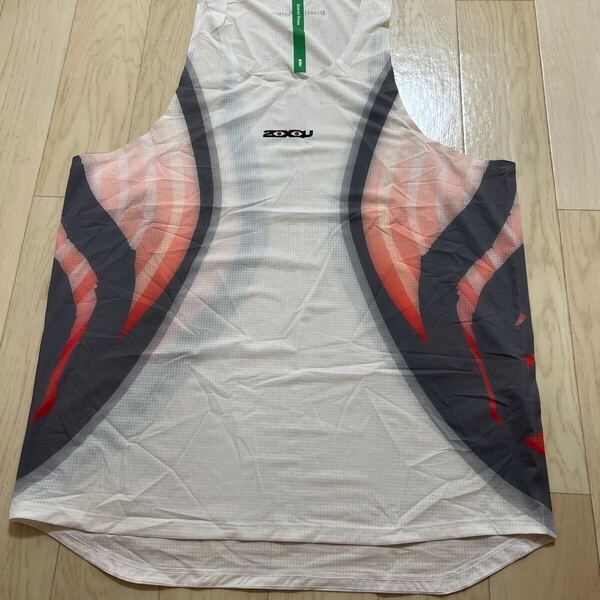 【美品】2XU x District Vision ウルトラライト デザートシングレット MR7276A WHT/CHI ランニング 定価20900円 M