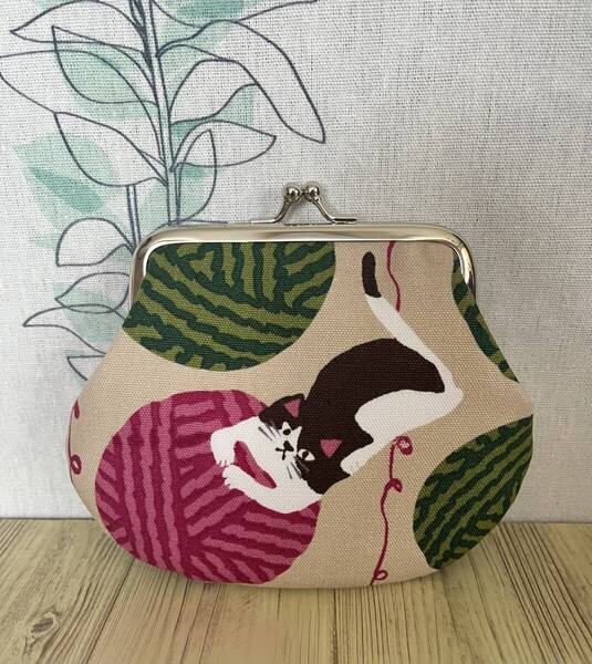 がま口 ポーチ / 財布 / 小物入れ / ハンドメイド ☆ 猫&毛糸・62