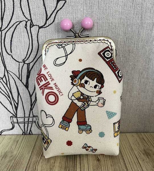 縦型がま口 ポーチ / 小物入れ / タバコケース / ハンドメイド☆ ペコちゃん・3
