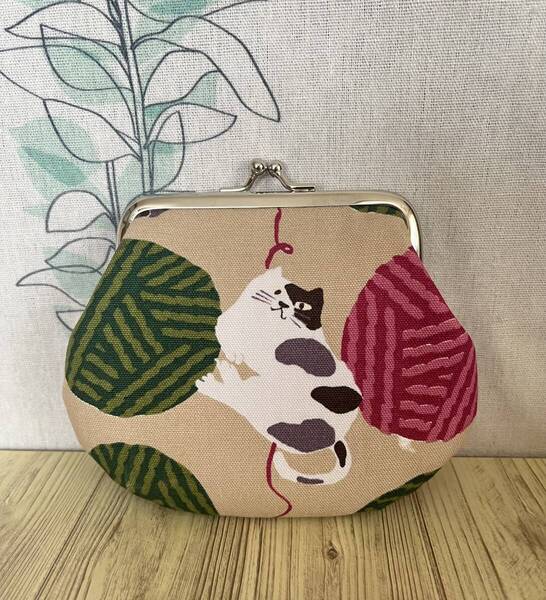訳あり★がま口 ポーチ / 財布 / 小物入れ / ハンドメイド ☆ 猫&毛糸・60