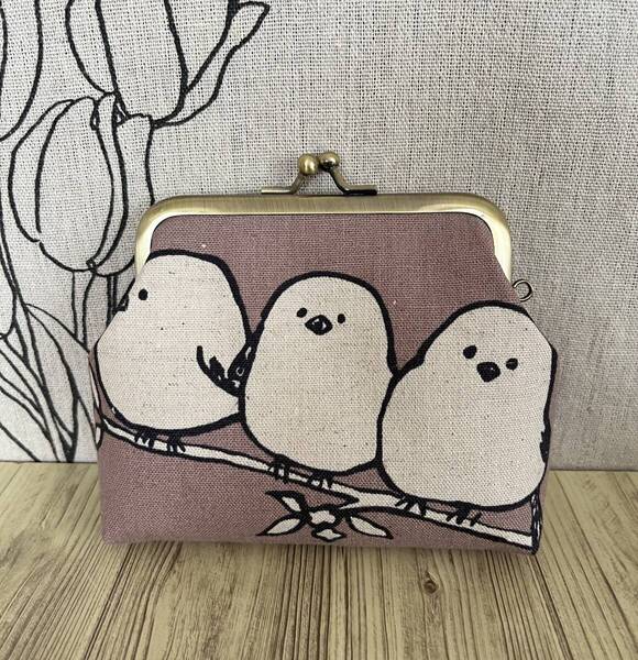 がま口 / ポーチ/ 財布 / 小物入れ / ハンドメイド ☆シマエナガ・あずき色・35