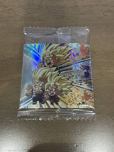【未開封】ドラゴンボール 超戦士シールウエハース超 第13弾 孫悟空&孫悟飯&孫悟天 アルティメットゴッドレア UGR 超13-01