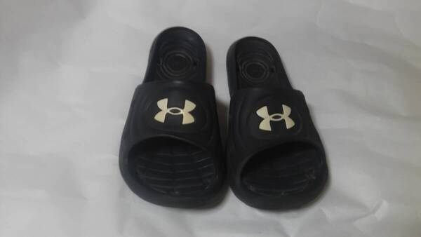 ■◆UNDER ARMOUR(アンダーアーマー)ブラックサンダルシューズM9(26cm~27cm)