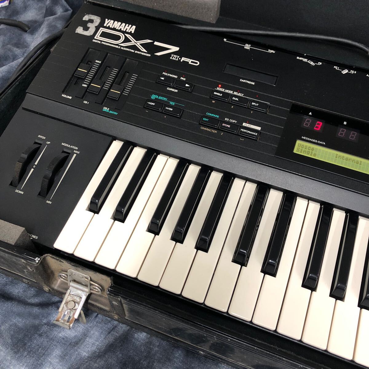 YAMAHA ハードケース DX7Ⅱ・DX7s用 ヤマハ Yahoo!オークション -「yamaha dx7 ケース」の落札相場・落札価格
