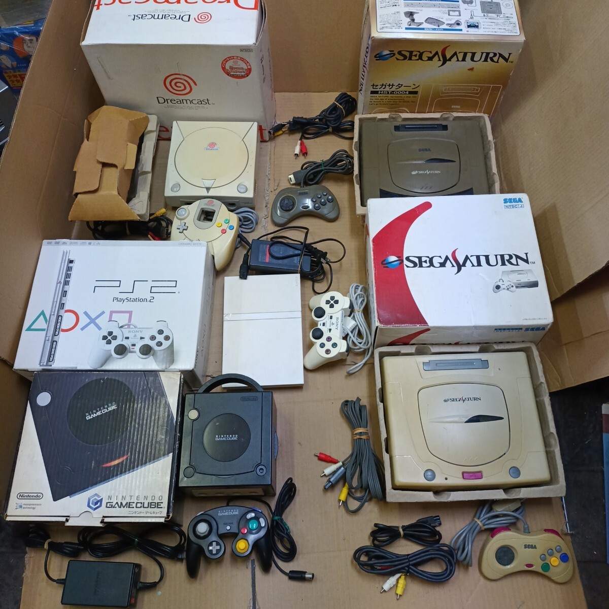 ジャンク ゲーム機 本体 まとめ売り ゲームキューブ サターン ドリームキャスト Yahoo!オークション -「ゲームキューブ 本体 まとめ」(サターン