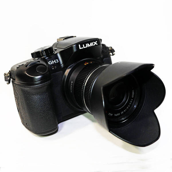 【極上品】パナソニック LUMIX DMC-GH3H-K 標準ズーム レンズキット