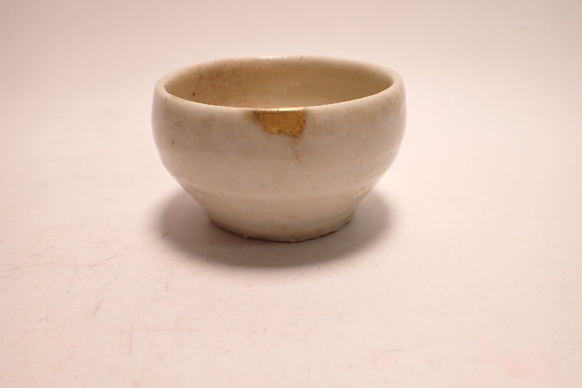 李朝白磁ぐい呑み 小椀 酒坏 骨董antique Yahoo!オークション -「ぐい呑」(李朝) (中国、朝鮮半島)の落札