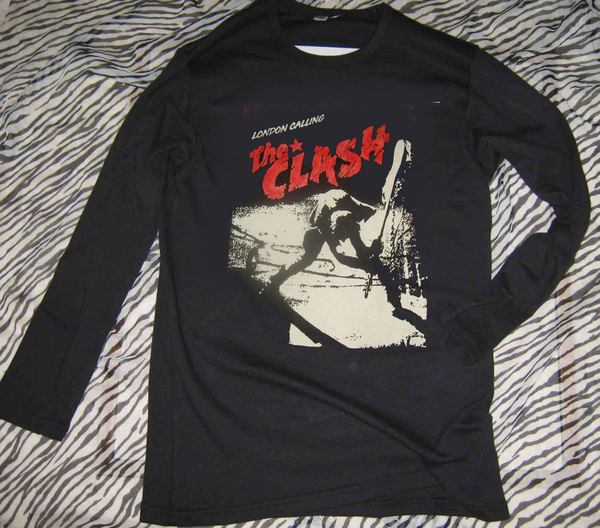 ザ・クラッシュ THE CLASH ★ ロンT 黒地に白と赤 M. L. 2L の3サイズ有り