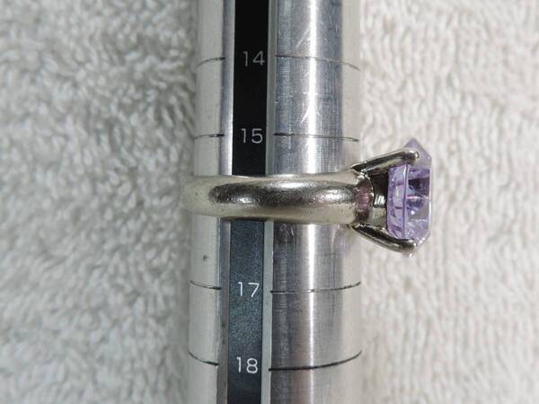 【質問欄より値下げ交渉可】ヴィンテージレディース指輪 925刻印あり・一粒紫宝石付き(直径約11.5ミリ)・美品・16号・約6.6g