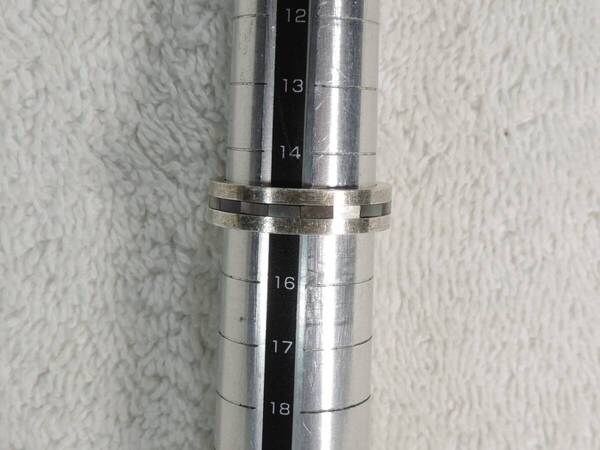 【質問欄より値下げ交渉可】美品・シルバーTHE KISS SILVER刻印有り・貝付きリング・15号・ストライプ模様レディース指輪・ヴィンテージ
