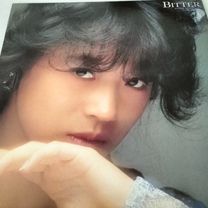 中森明菜【BITTER AND SWEET】(スナップ写真・アンケートはがき付) LPレコード