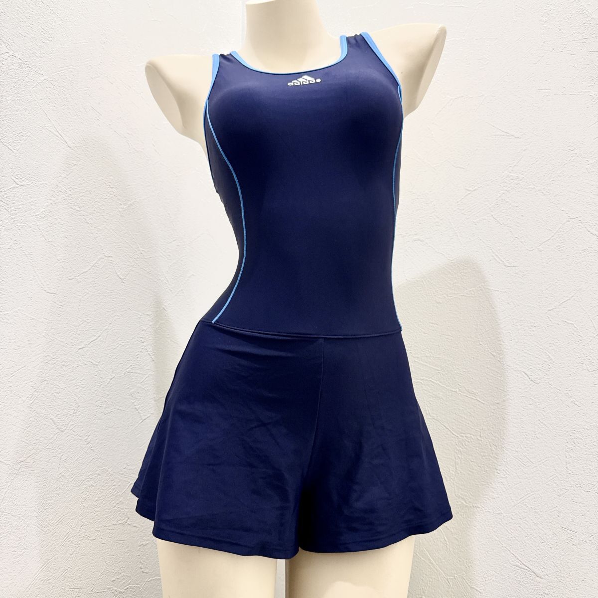 中古/美品　アディダス　競泳水着　ハイカット　Lサイズ　匿名配送 競泳水着 アディダス adidas サイズ150 レディース 中古 紺色