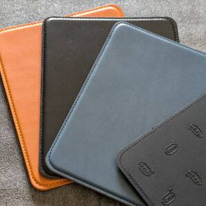 栃木レザー×ビブラム マウスパッド CA BOX付きなのでプレゼントなどにも最適 栃木レザー 本革マウスパッド ビブラムソール