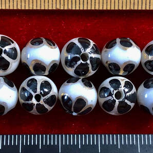 Φ 金粉磁ビーズ Φ 10玉で1単位 Φ10㎜丸玉 手作 白釉に黒花紋様金粉縁取り 手芸アクセサリー インテリア、鑑賞魚水槽、園芸等材料に