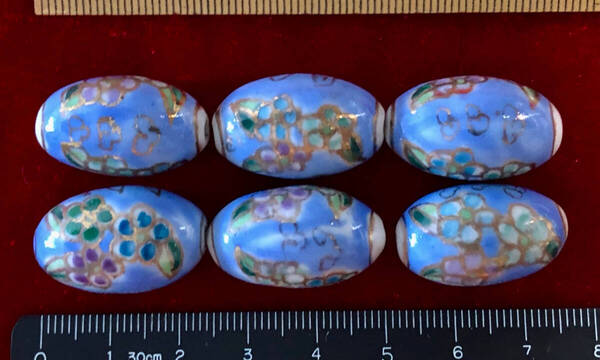 Φ 金粉磁ビーズ Φ 15㎜×24㎜楕円玉 純職人手作 ブルー釉に 縁起良い双色葡萄紋様金粉縁取り 手芸 ネックレス ブレス 服飾