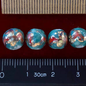 Φ 金粉彩ビーズ Φ 20玉で1単位 Φ8㎜小丸玉 手作 緑釉に赤小花金粉縁取り紋様 手芸アクセサリ インテリア、鑑賞魚水槽、園芸等材料