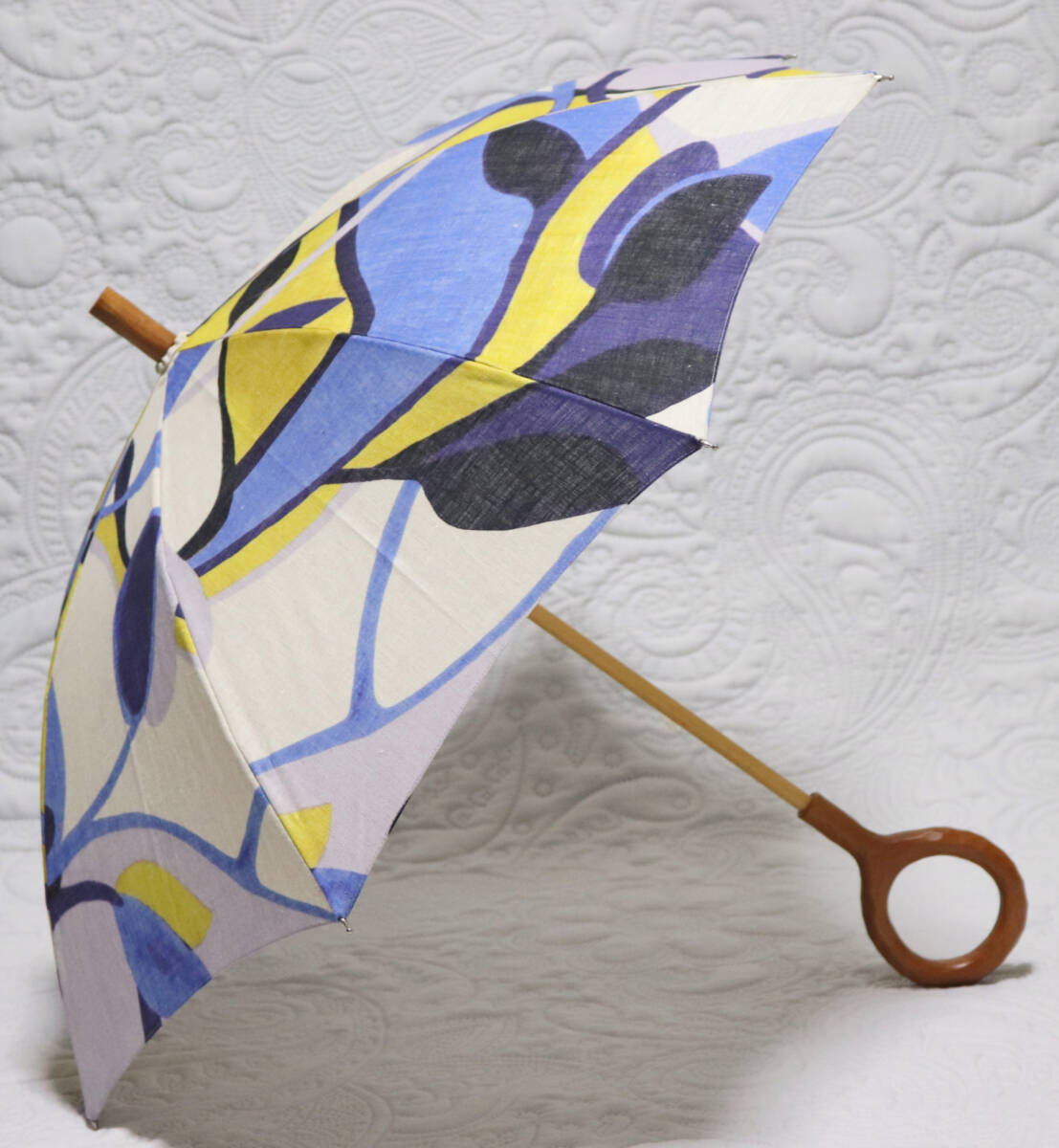 新品【長傘 日傘】麻100％ アーフラワー柄 〇型持ち手 木製 UVケア加工 新品【長傘 日傘】麻100％ アーフラワー柄 〇型持ち手 木製 UV