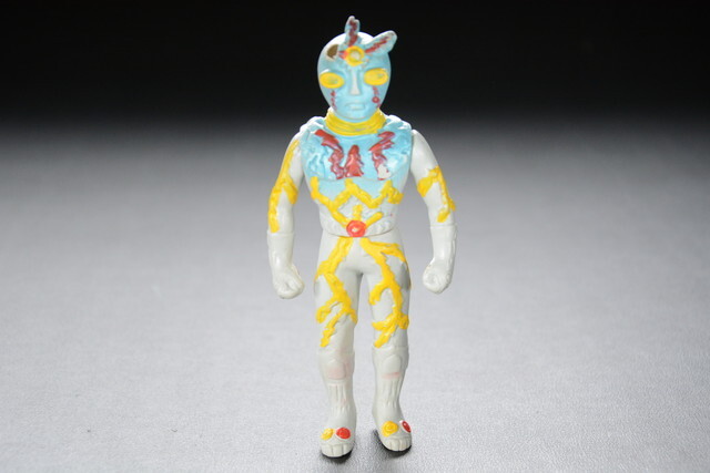 イナズマン 時計 台紙付 昭和レトロ 東映 特撮 ヒーロー アンティーク Yahoo!オークション -「イナズマン ソフビ」(ビンテージ) の落札
