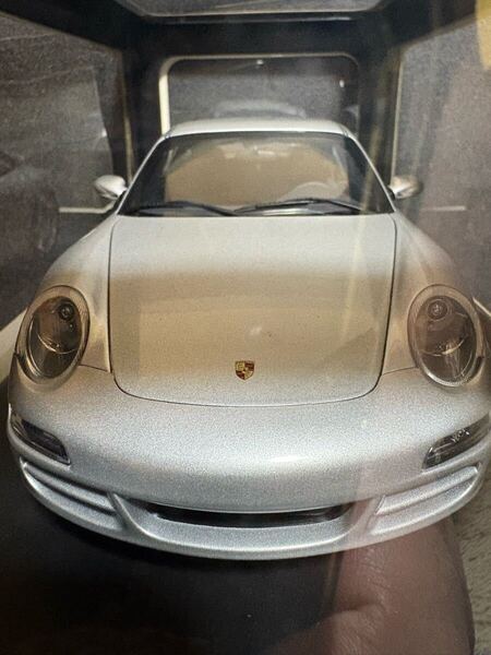 AUTOart 1/18 Porsche 911 Carrera S (Typ 997)