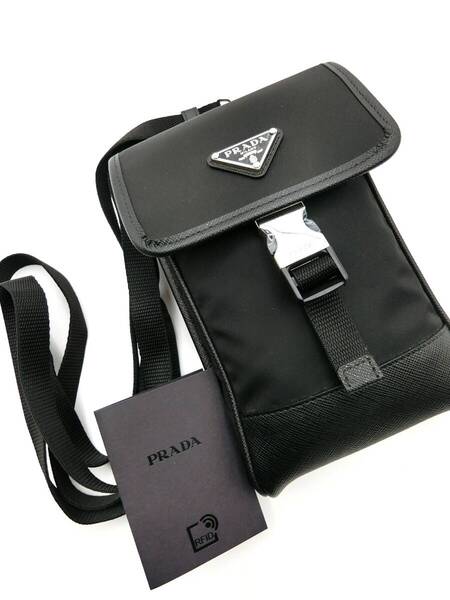 【新品 タグ付】PRADA スマホケース ショルダーバッグ ポシェット カードポケット ナイロン サフィアーノレザー 黒 イタリア製 プラダ
