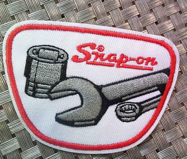 《白工具スパナ》車魂Snap-on スナップオン 刺繍ワッペン◇自動車 修理整備 ◆オートバイ バイク 二輪車 バイカー◇ ■洋服・衣類・衣服DIY