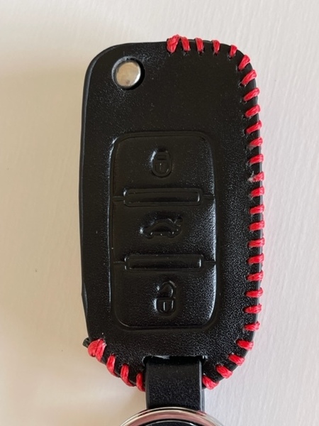 牛革ぴったりフィット ビートル スマートキーケース ゴルフ 黒色縫い糸赤 1