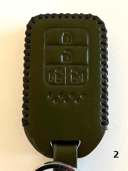 牛革ぴったり収まる オデッセイ スマートキーケース カーキ色縫い糸黒 2