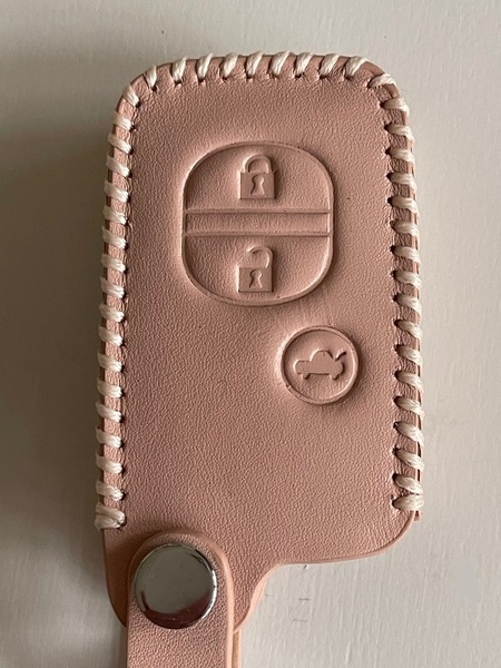 牛革ぴったり収まる プリウスα スマートキーケース プラド ピンクベージュ色 1