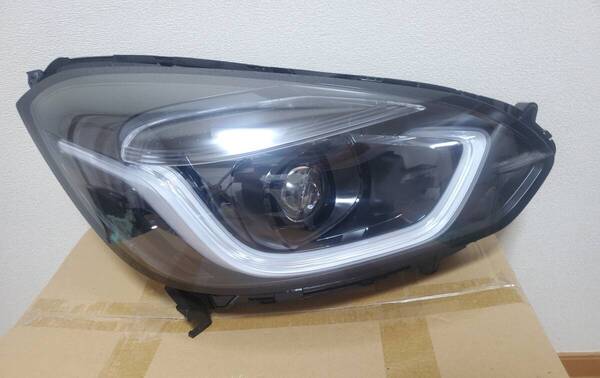 ホンダ フィット GR 右 ヘッドライト STANLEY W4395