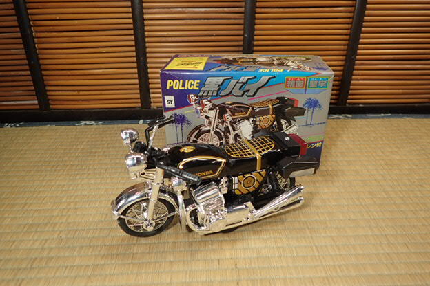 昭和レトロ ブリキ玩具 HONDA CB750 黒バイ POLICE 警察 昭和レトロ ブリキ玩具 HONDA CB750 黒バイ POLICE 警察
